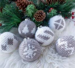 Crochet Christmas Baubles Pattern